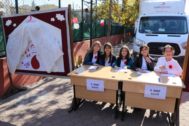 Edirne'de öğrenciler kan bağışı toplamak için yarıştı